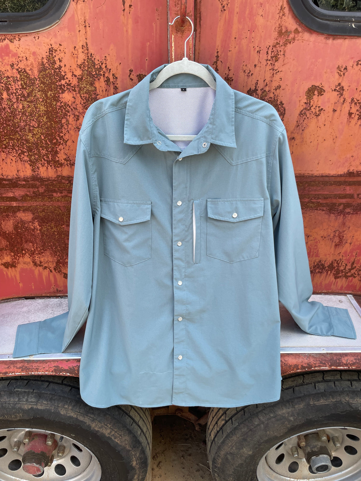 Perforated Pearl Snap LS blue