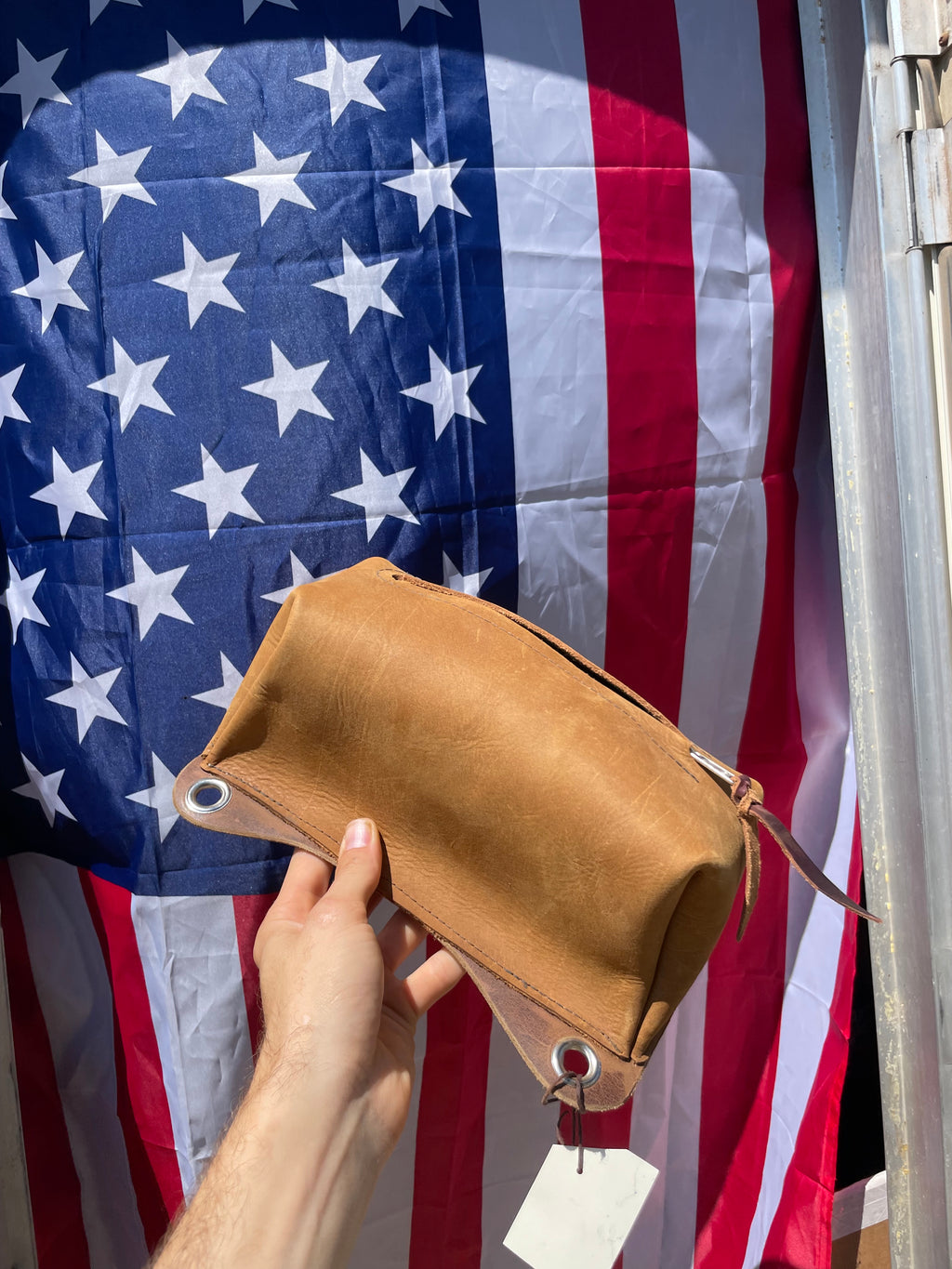 Hard bottom cantle bag